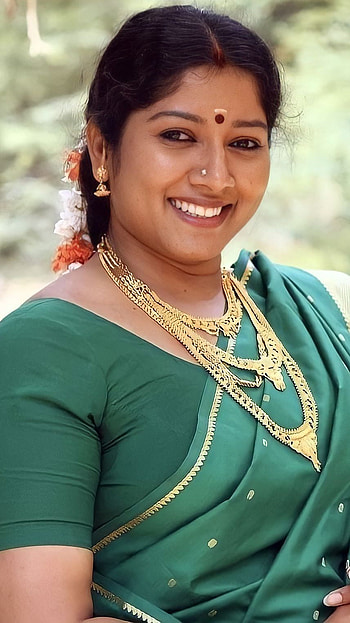 Anumol, malayalam actress, saree beauty HD phone wallpaper