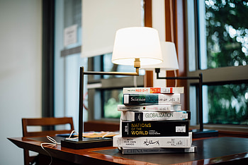 Books, Miscellanea, Miscellaneous, Lamp, Table HD wallpaper