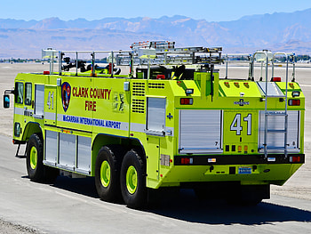 McCarran International Airport, Oshkosh Striker 3000 ARFF firetruck HD wallpaper