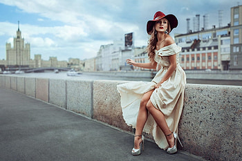 Classy Lady in a Red Hat, dress, blonde, hat, model, outdoors, high heels HD wallpaper