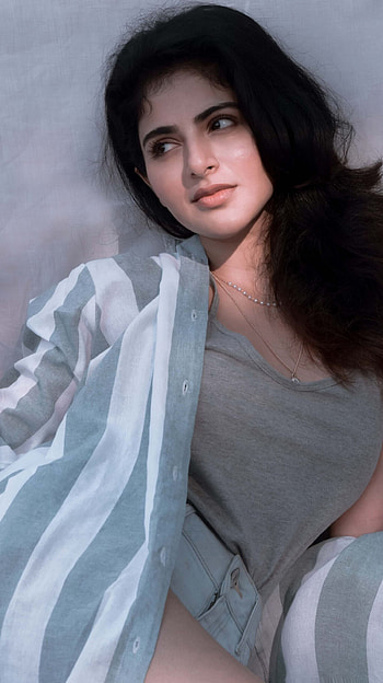 Ishwarya Menon, mallu aunty HD phone wallpaper