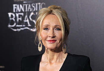 J.K. Rowling, Dumbledore and Grindelwald, Fan disappointment, Relationship controversy HD wallpaper
