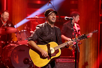 Luke Bryan music, Fans rally around, Losing voice HD wallpaper