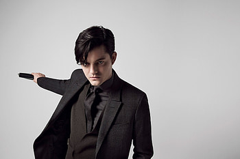 Sam Riley, New face of Ermenegildo Zegna Couture HD wallpaper