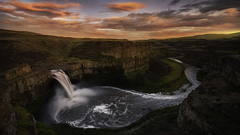 Beautiful sunset over Palouse Falls, Washington, clouds, colors, waterfall, sky, mountains, rocks, usa HD wallpaper