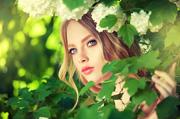 Leaves, outdoor, beautiful woman, aqua eyes HD wallpaper