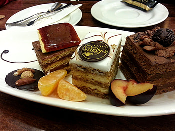Dessert, platter, cakes, pastries HD wallpaper