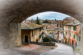 Perugia, Italian charm, Cultural heritage, que streets HD wallpaper