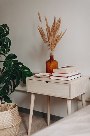 Interior, Books, Miscellanea, Miscellaneous, Bouquet, Table, Vase, Side Table HD phone wallpaper