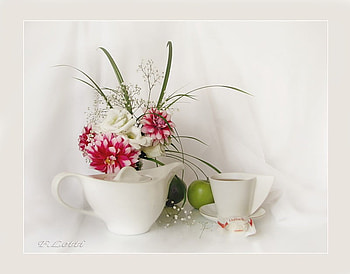still life, graphy, tea, nice, flower, , flower bouquet, white, vase, beautiful, cup, gently, candy, jug, cool, apple, harmony, drink HD wallpaper