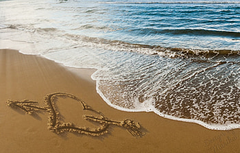 Sans Heart, sea, sunshine, sand, love, romance, heart, beach HD wallpaper
