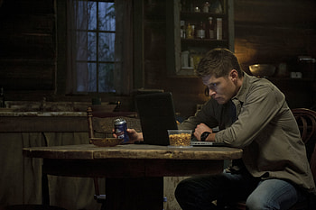 Dean Winchester — Cabin Vigil (Supernatural ), Dean Winchester, Jensen Ackles, TV Show, Supernatural (TV Show) HD wallpaper