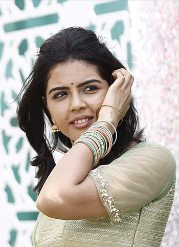 Kalyani Priyadarshini, lip, joint HD phone wallpaper