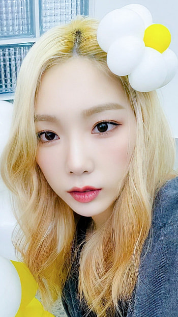 Kim Taeyeon, Music artist, Eelisius, Taeyeon's charisma HD phone wallpaper