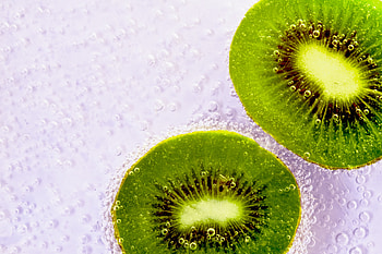 Kiwi, Drops, Macro, Close-Up HD wallpaper