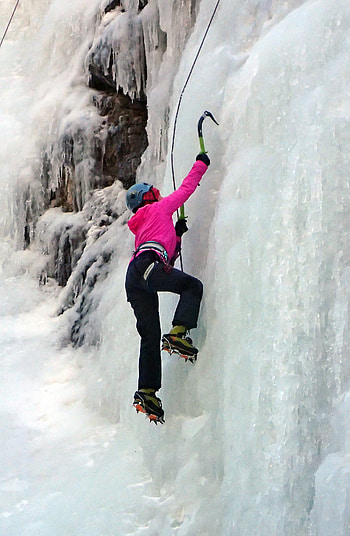Feisty ice climbers, Reaching great heights, Inner strength, Boston Globe feature HD phone wallpaper