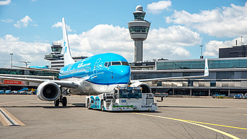 Amsterdam-Schiphol Airport, Sustainable taxiing, Future modes, Operation HD wallpaper