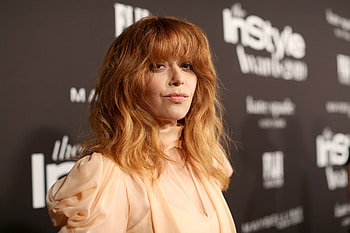 Natasha Lyonne, Fun facts, Russian Doll insights, Surprising tidbits HD wallpaper