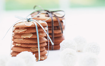 Biscuit , Crispy and golden, Edible delight, Irresistible treat HD wallpaper