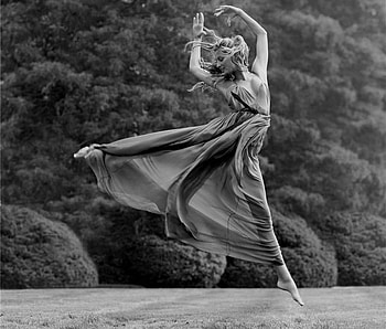 DANCE ... AND YOU FEEL BETTER ;), dance, graphy, bw, grace, ballet, woman, charm, beauty HD wallpaper