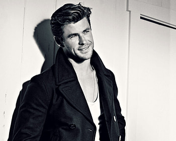 Chris Hemsworth, white, black, man, actor, bw, male HD wallpaper