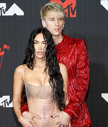 Megan Fox, Machine Gun Kelly, Romance, Ecstasy HD phone wallpaper