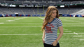 Kate Mara, Football field , Celebrity HD wallpaper