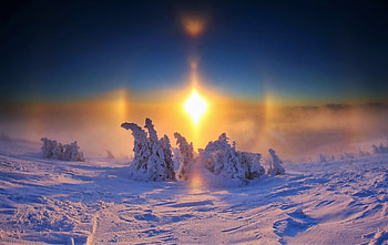 a drop of light falls into the fog, winter, sun, light, snow HD wallpaper