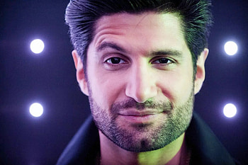 Kayvan Novak, Versatile actor, Comedy films, British talent HD wallpaper