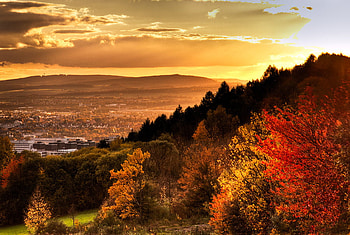 colors of fall, landscape, sunrise, mountain, leaves, red, clouds, trees, nature, sky, sun HD wallpaper