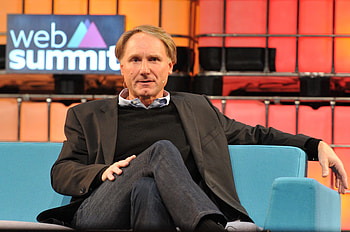 Dan Brown, Productive routine, Bestseller author, Writing discipline HD wallpaper