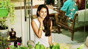 Disha Patani, Emotional , Engaging performance, Heartwarming moments HD wallpaper