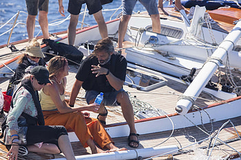 Adrift movie, Filming on ocean, Winnipeg Press HD wallpaper