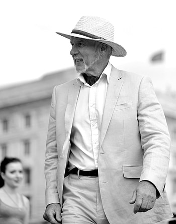 Ernest Hemingway, Catwalk, Restoration center, Yousuf Karsh HD phone wallpaper