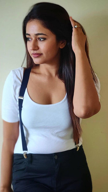 Poonam Bajwa, tamil actress, beautiful HD phone wallpaper