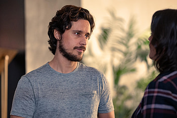 Ultra of Peter Gadiot from Yellowjackets, TV Show, Yellowjackets HD wallpaper