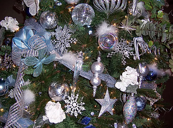 Holidays, New Year, Decorations, Snowflakes, Holiday, Christmas Decorations, Christmas Tree Toys, Christmas Tree, Bows, Icicles HD wallpaper