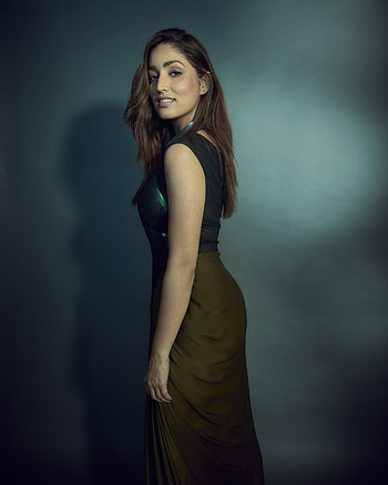 Yami gautam, dress, hair HD phone wallpaper