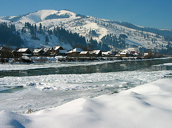 winter landscape-Valea Prahovei, river, winter, beuatiful, romanian, valea prahovei, old, romania, snow, view, village HD wallpaper