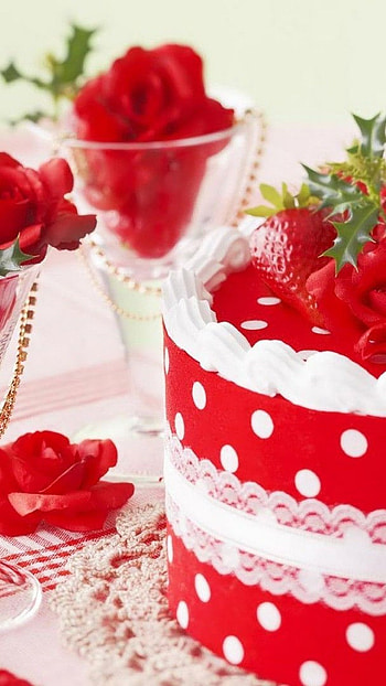 Strawberry cake , Fresh and fruity, Summertime sweetness, Scrumptious dessert HD phone wallpaper