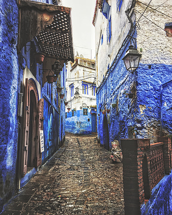 Blue walls, street, town HD phone wallpaper