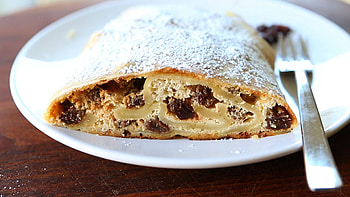 Strudel Food, Ricotta Strudel Recipe, Buona Pappa HD wallpaper