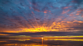 Golden Beams, golden, sunrays, beams, light, sky, beautiful, sunset, beach HD wallpaper
