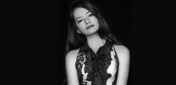 Monochrome, pretty, Mackenzie Foy HD wallpaper