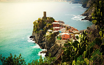 Vernazza, evening, seascape, summer, Ligurian coast, mediterranean sea, Vernazza panorama, Vernazza cityscape, Italy HD wallpaper
