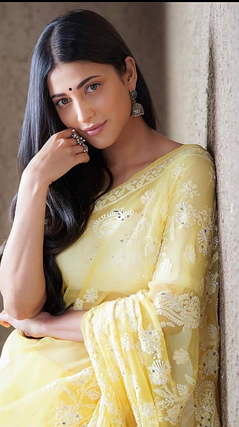 Shruthi hassan, shruti hassan, telugu actress, saree beauty HD phone wallpaper