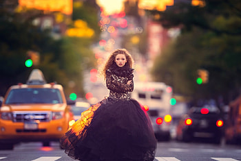 Girl, cars, dress, copil, purple, meg bitton, light, yellow, street, child HD wallpaper