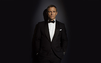 James Bond 30177 px, Classic spy film franchise, Suave and sophisticated agent, Intriguing spy missions HD wallpaper
