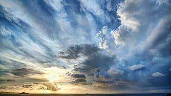 Stormy sky above the sea Stormy ... HD wallpaper