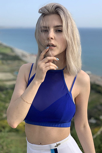 Eva Elfie HD phone wallpaper